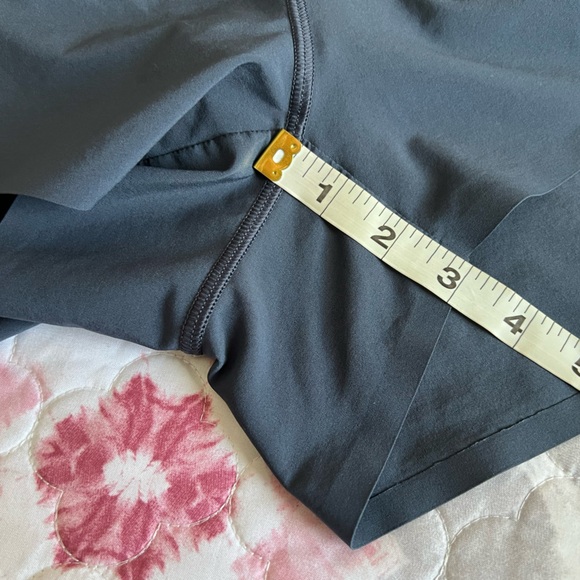 CRZ YOGA Women's Dark Blue Gray Athletic Shorts Lined Size Large/12 - Picture 2 of 10